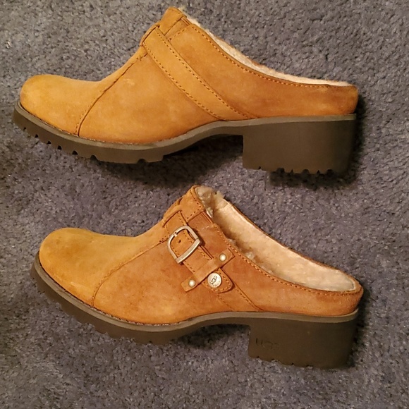 Ugg clog size 6 - Picture 3 of 7